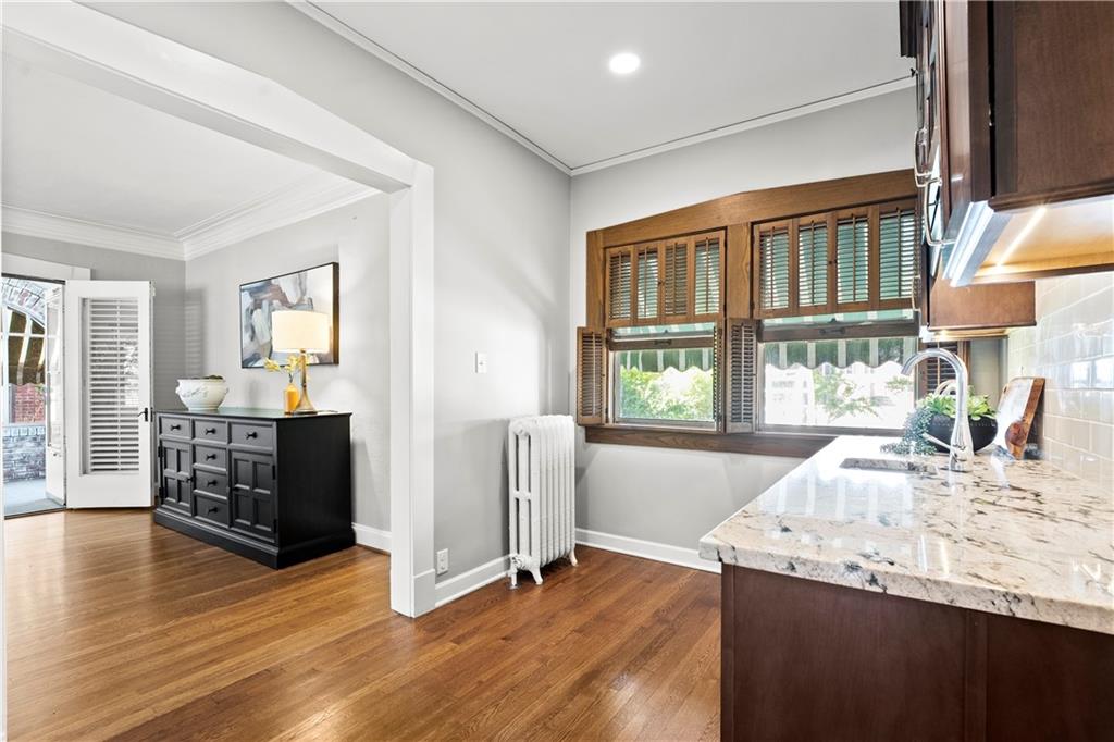 5626 Wyandotte Street