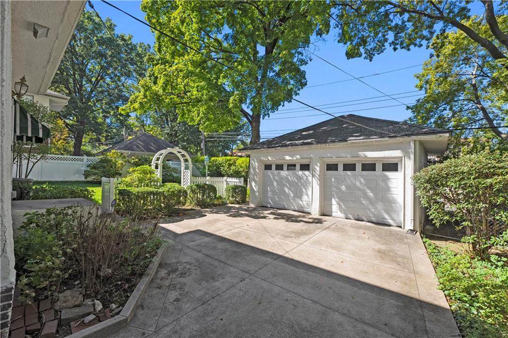 5626 Wyandotte Street