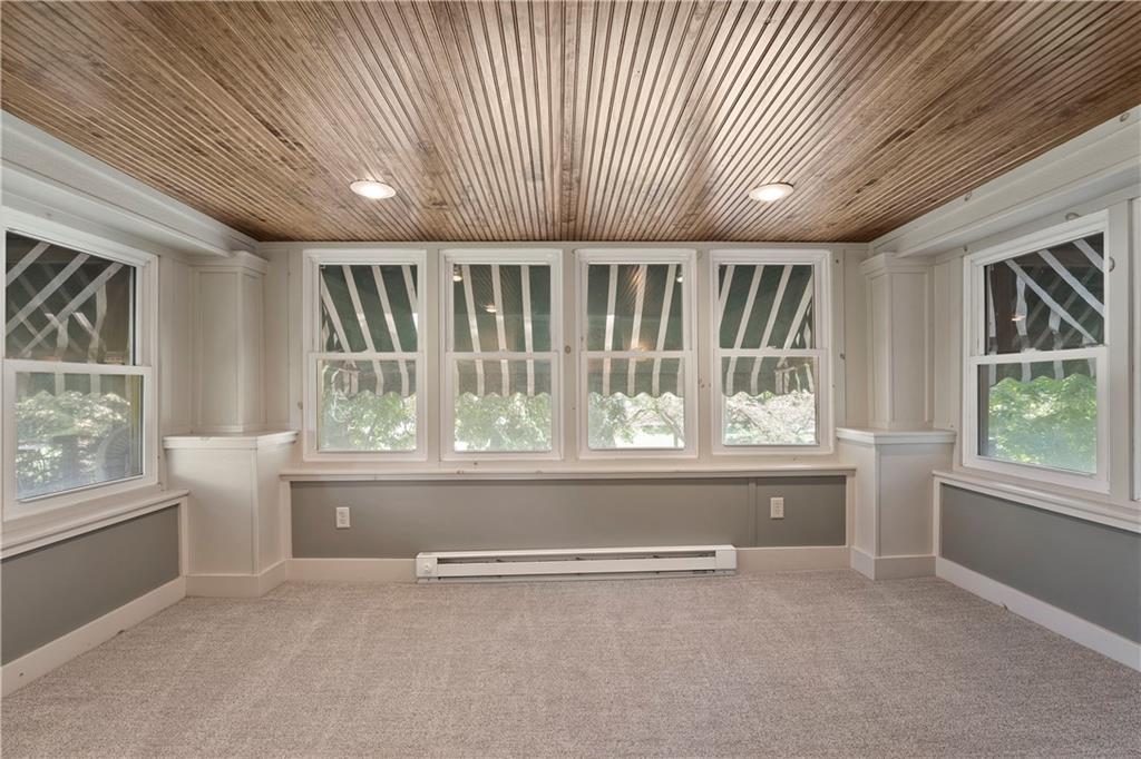 5626 Wyandotte Street