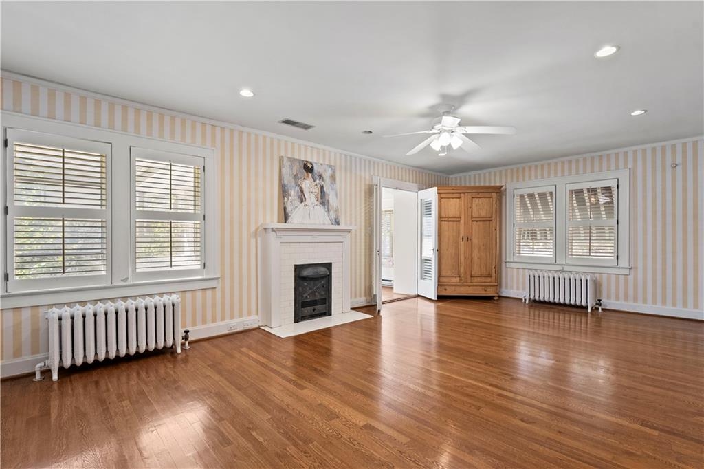 5626 Wyandotte Street