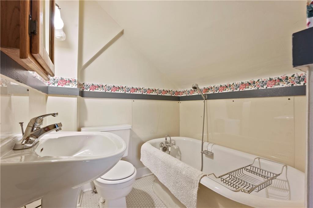 5626 Wyandotte Street