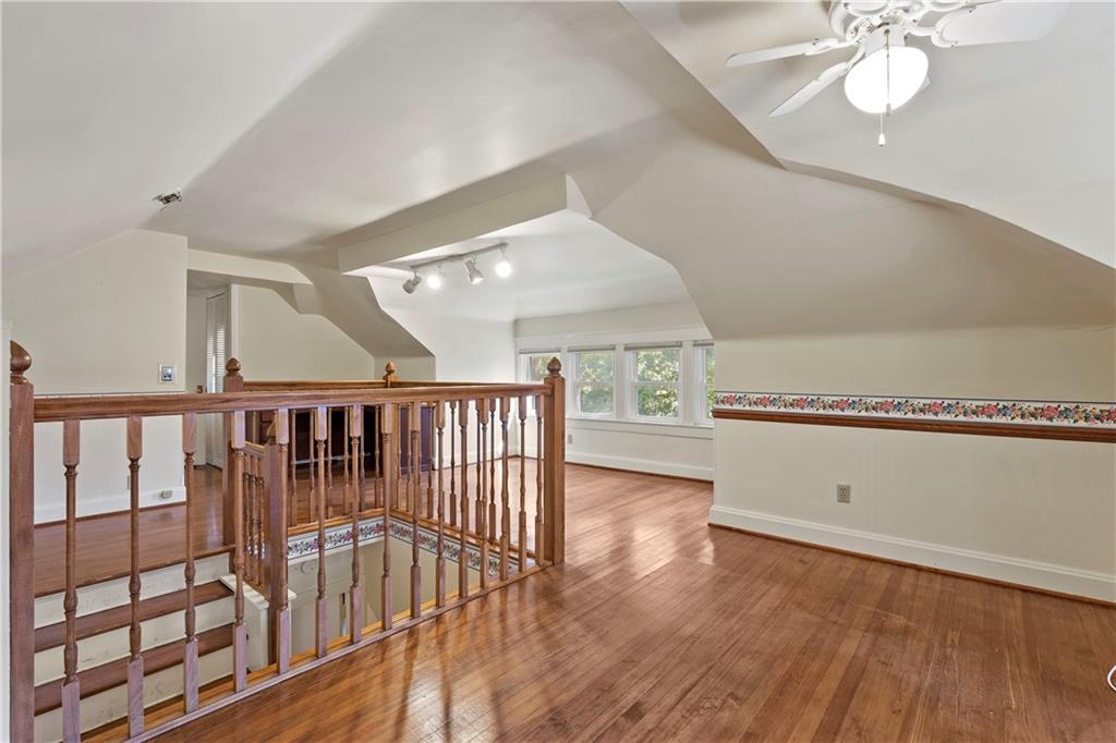 5626 Wyandotte Street