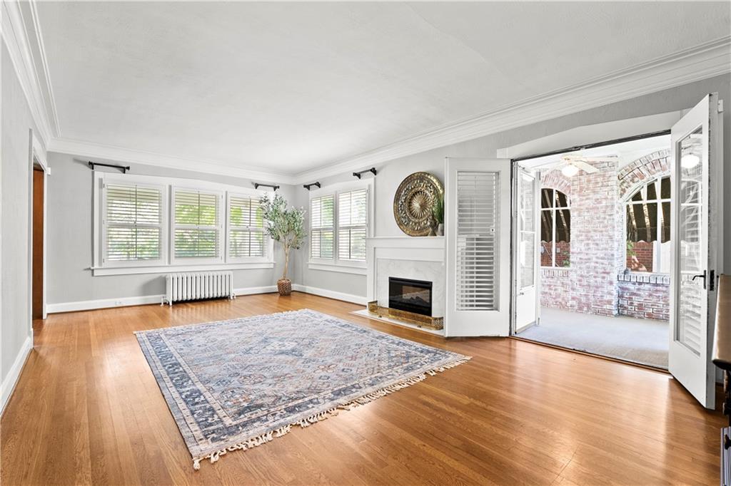 5626 Wyandotte Street