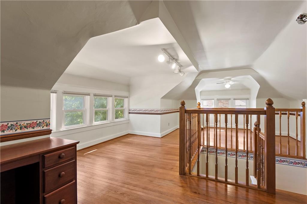 5626 Wyandotte Street