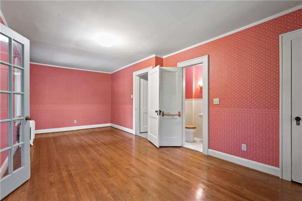 5626 Wyandotte Street