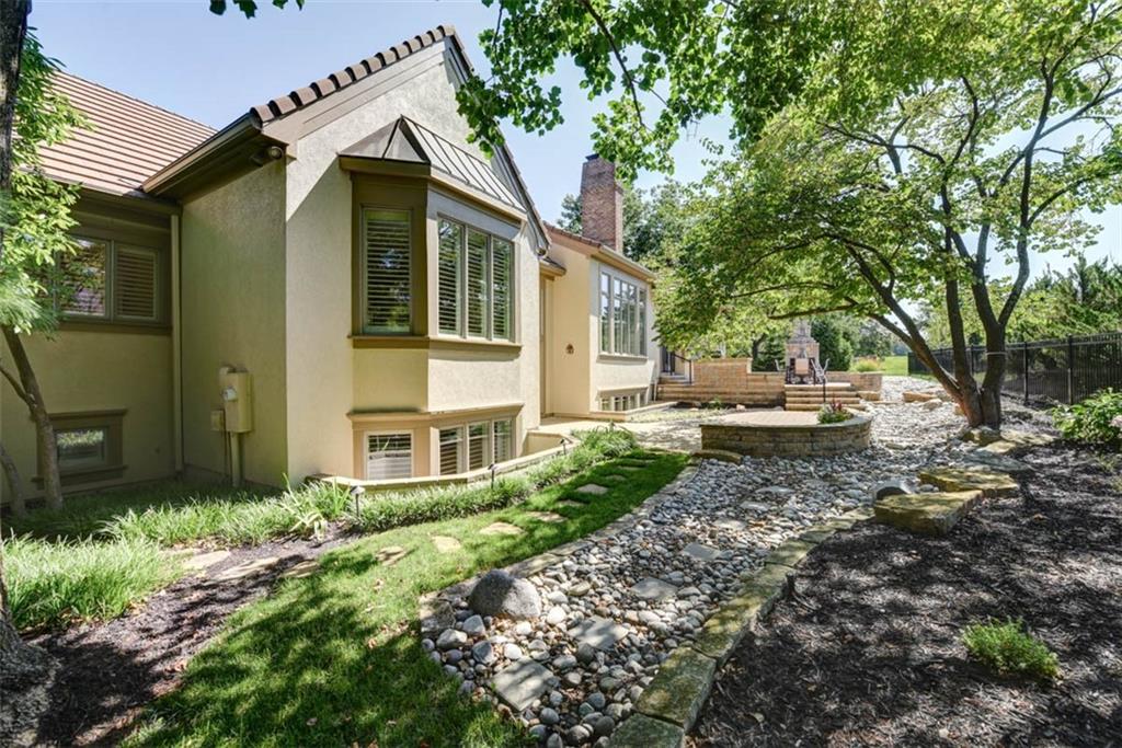 2103 W 116th Street