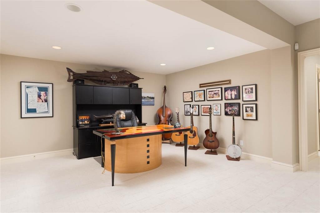 2103 W 116th Street
