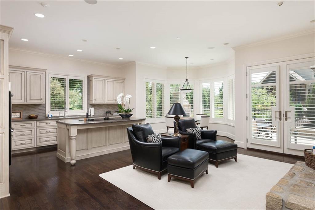 2103 W 116th Street