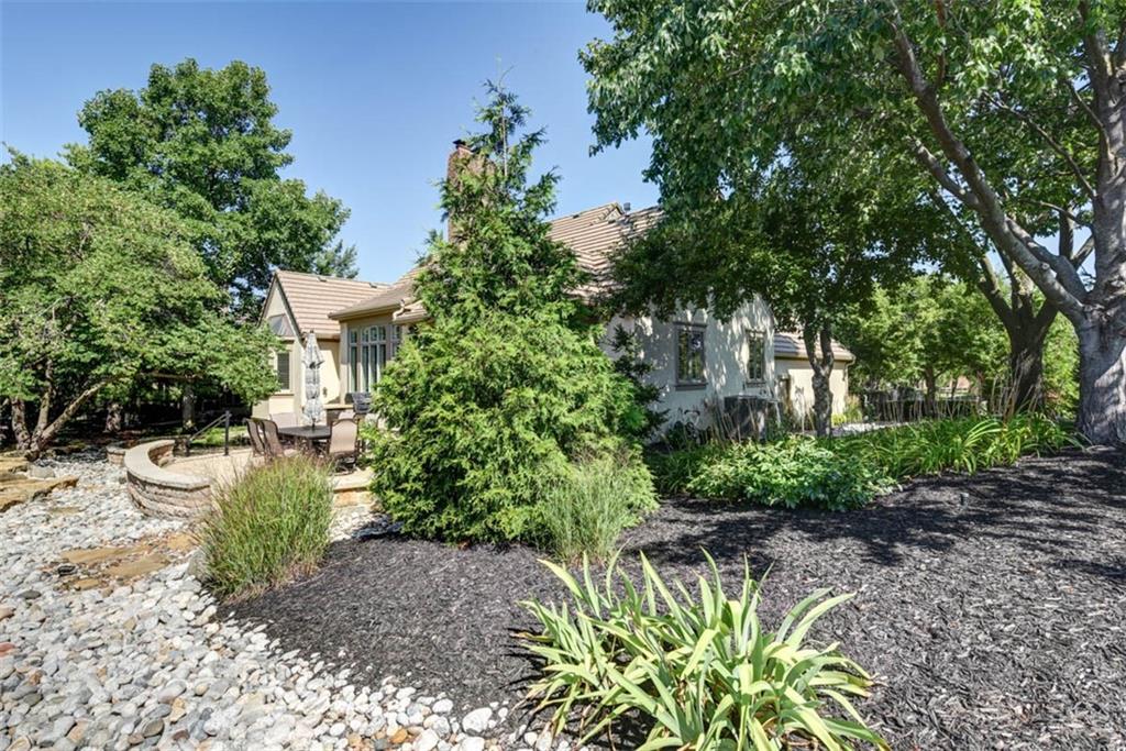 2103 W 116th Street