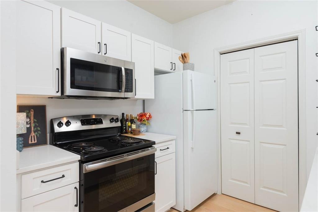 11630 Tomahawk Creek Parkway Unit: E