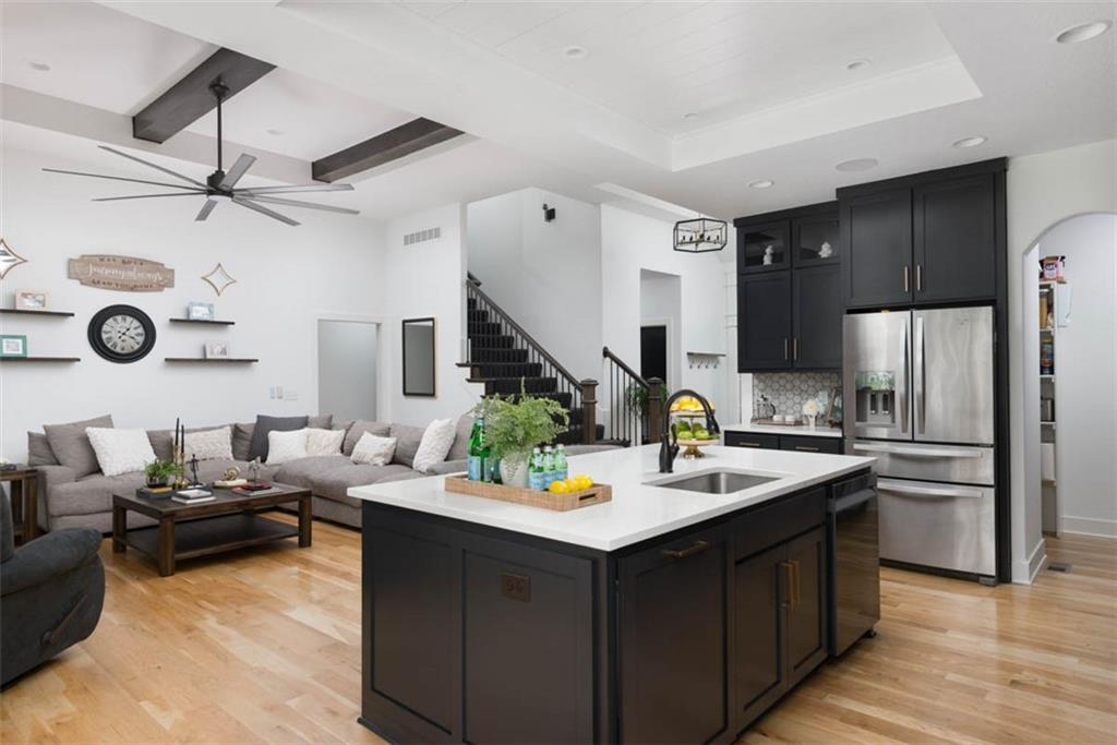 521 NE Hidden View Lane