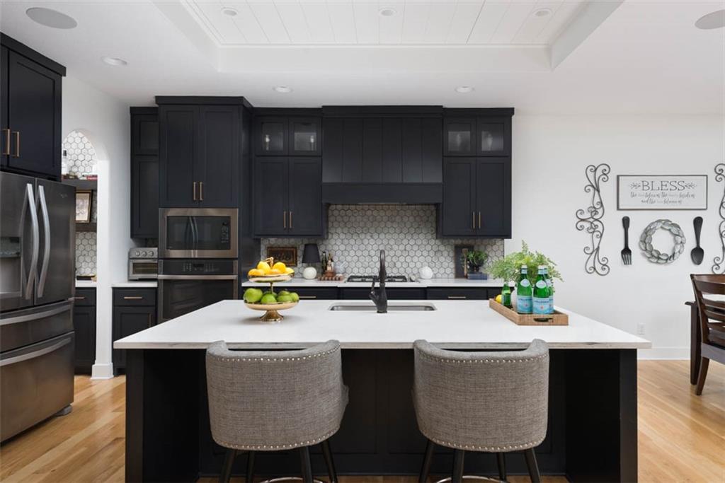 521 NE Hidden View Lane