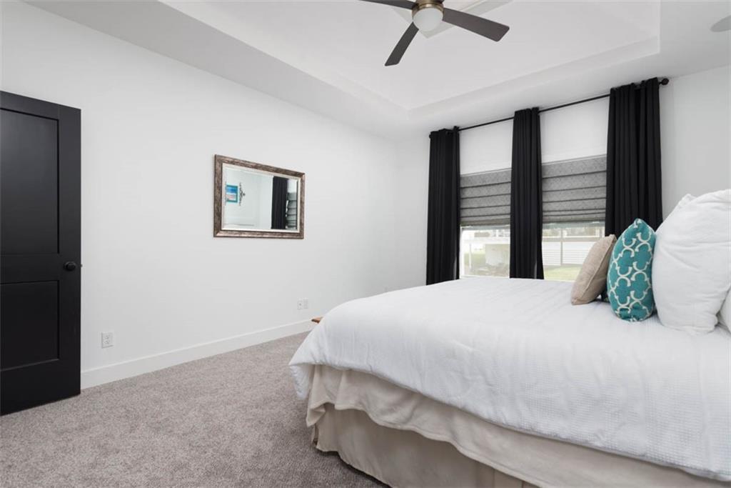 521 NE Hidden View Lane