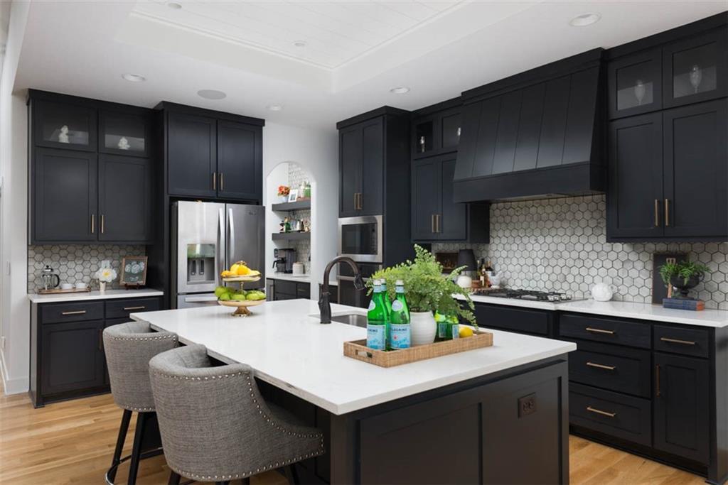 521 NE Hidden View Lane