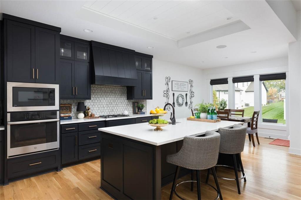 521 NE Hidden View Lane