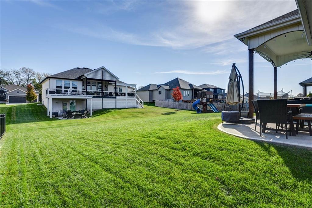 521 NE Hidden View Lane