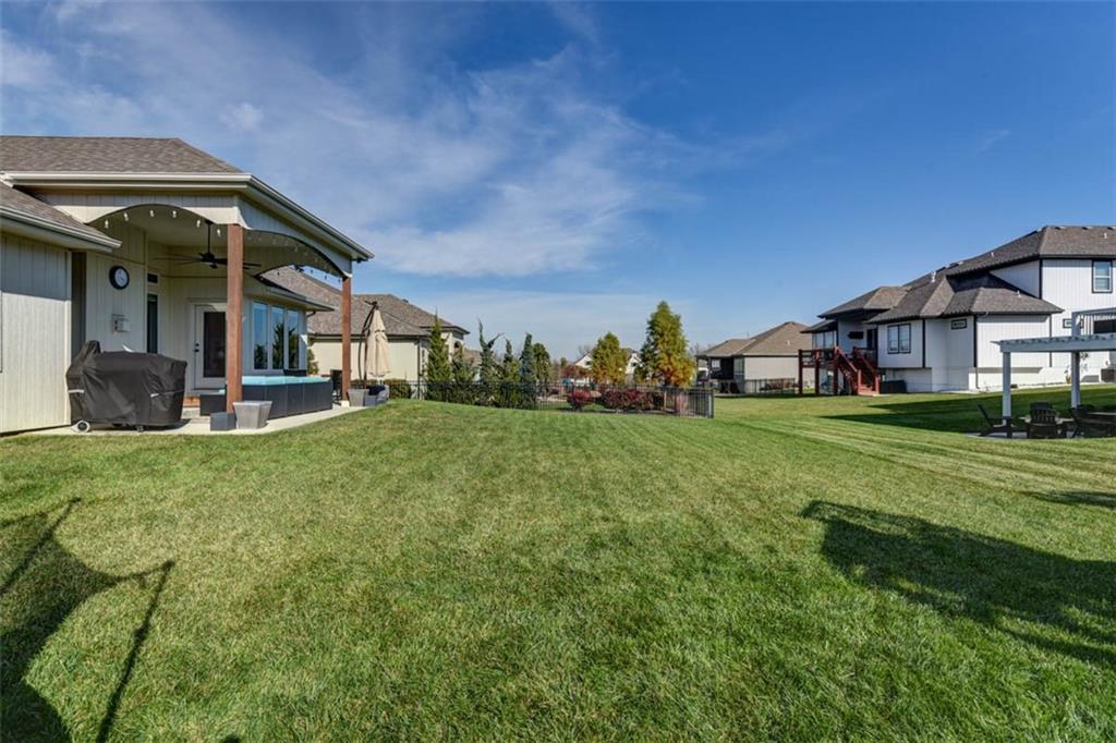 521 NE Hidden View Lane