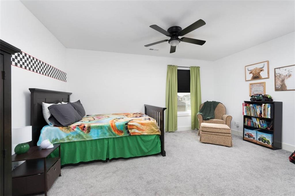 521 NE Hidden View Lane