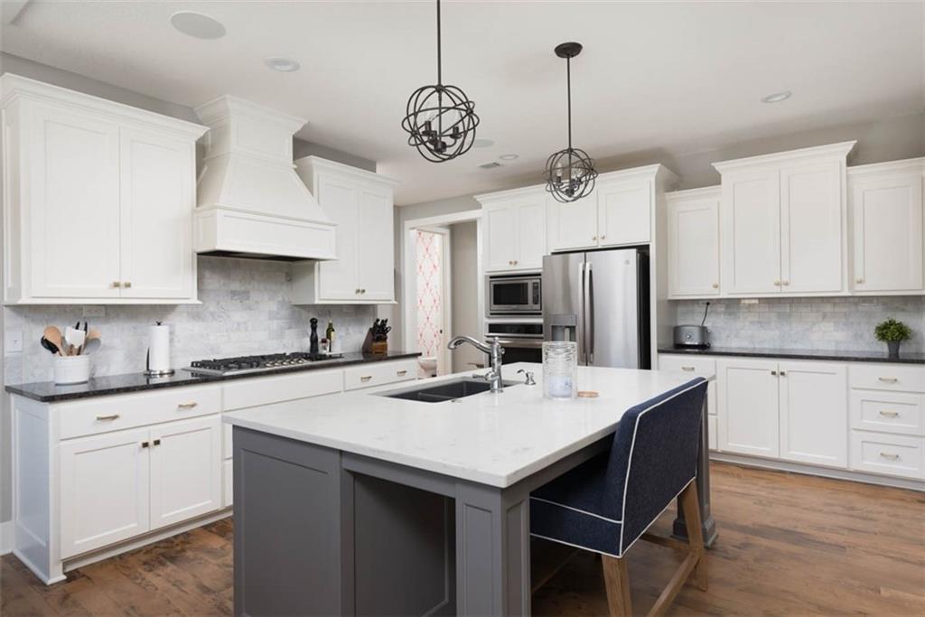 16132 Monrovia Street