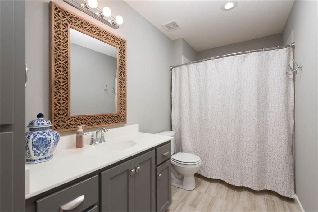 16132 Monrovia Street