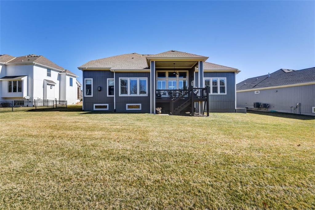 16132 Monrovia Street