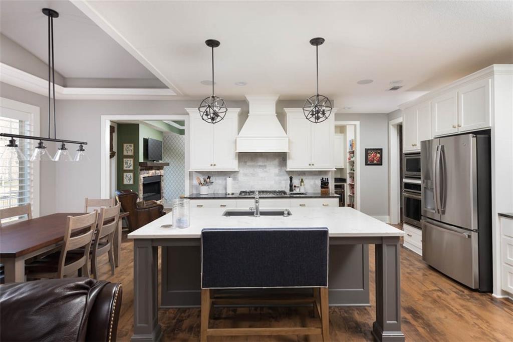 16132 Monrovia Street