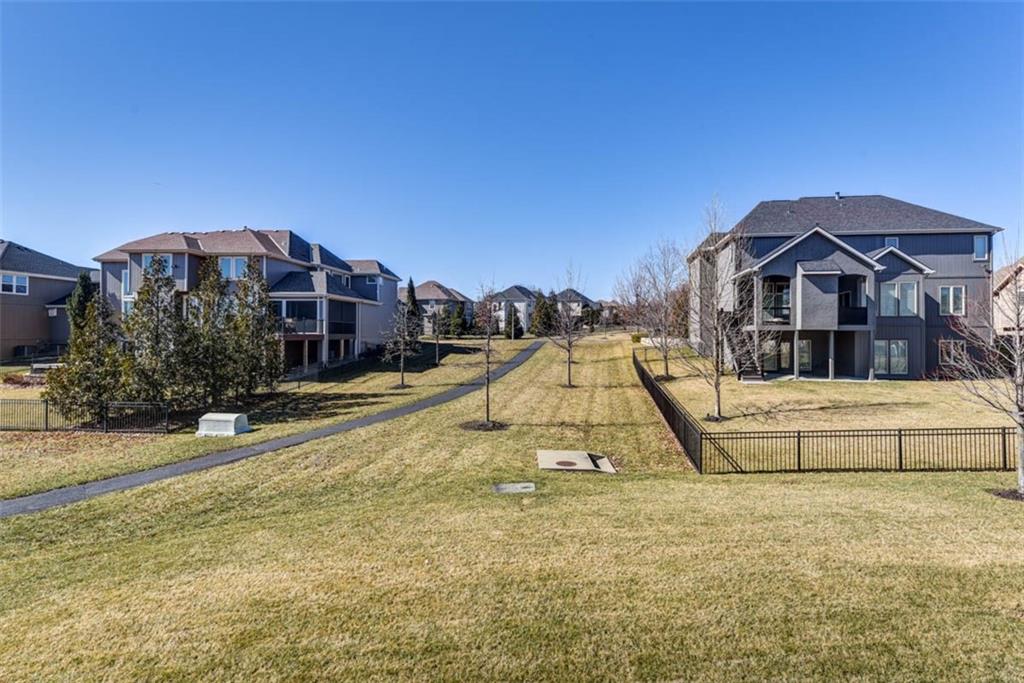 16132 Monrovia Street