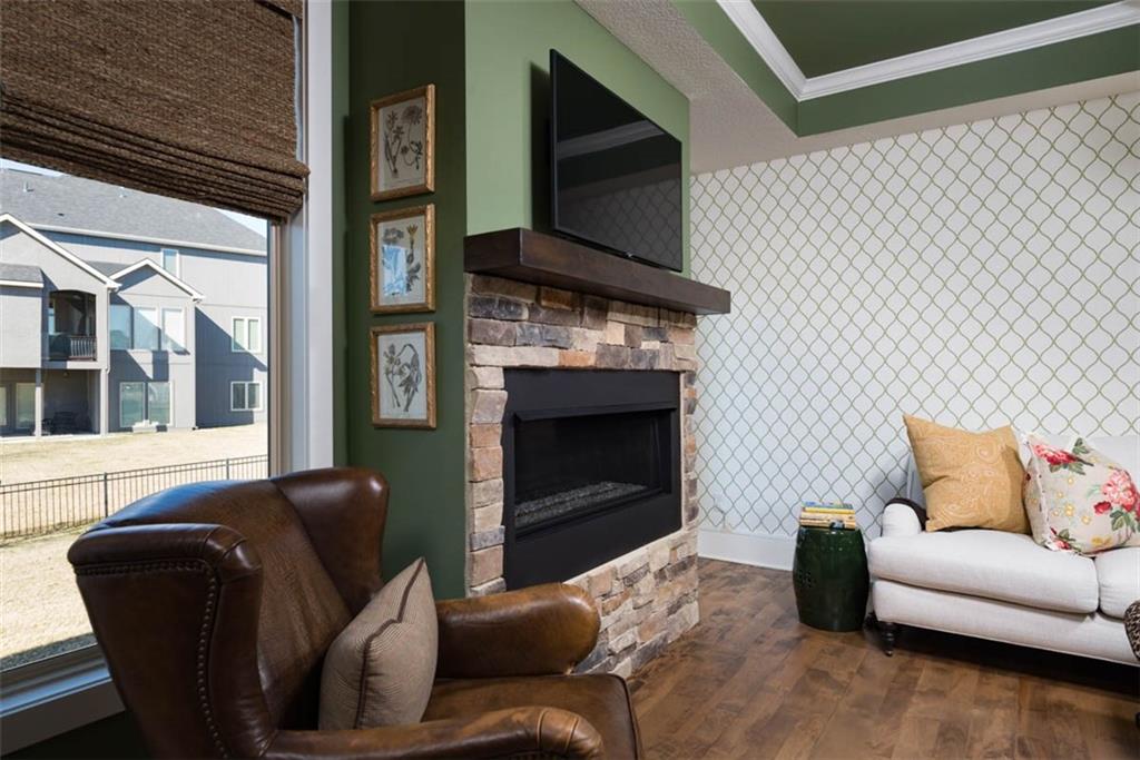 16132 Monrovia Street