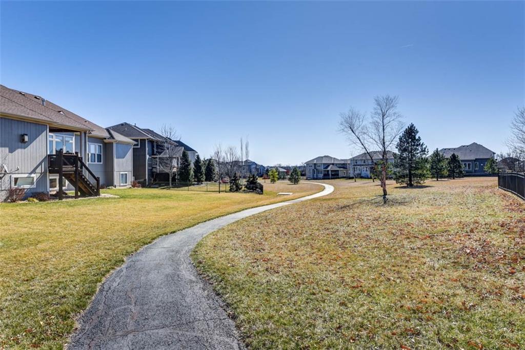 16132 Monrovia Street