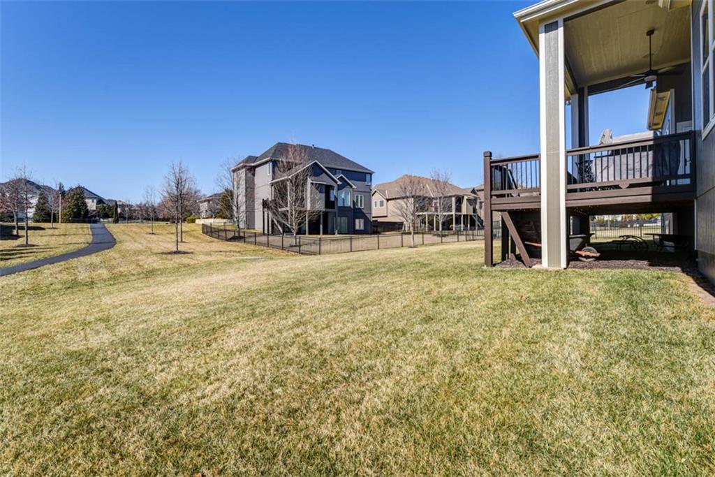 16132 Monrovia Street