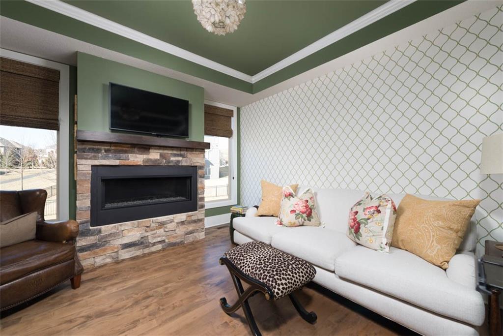 16132 Monrovia Street