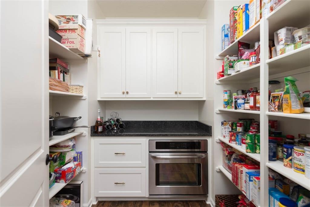 16132 Monrovia Street