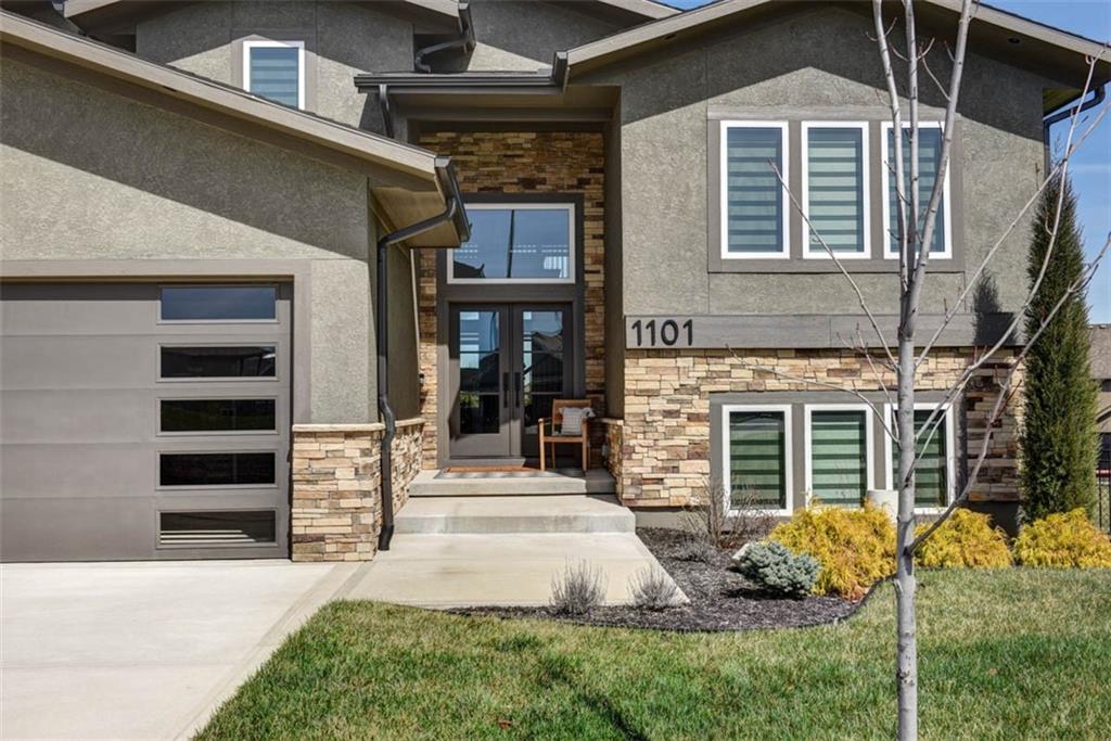 1101 SW Brookside Court