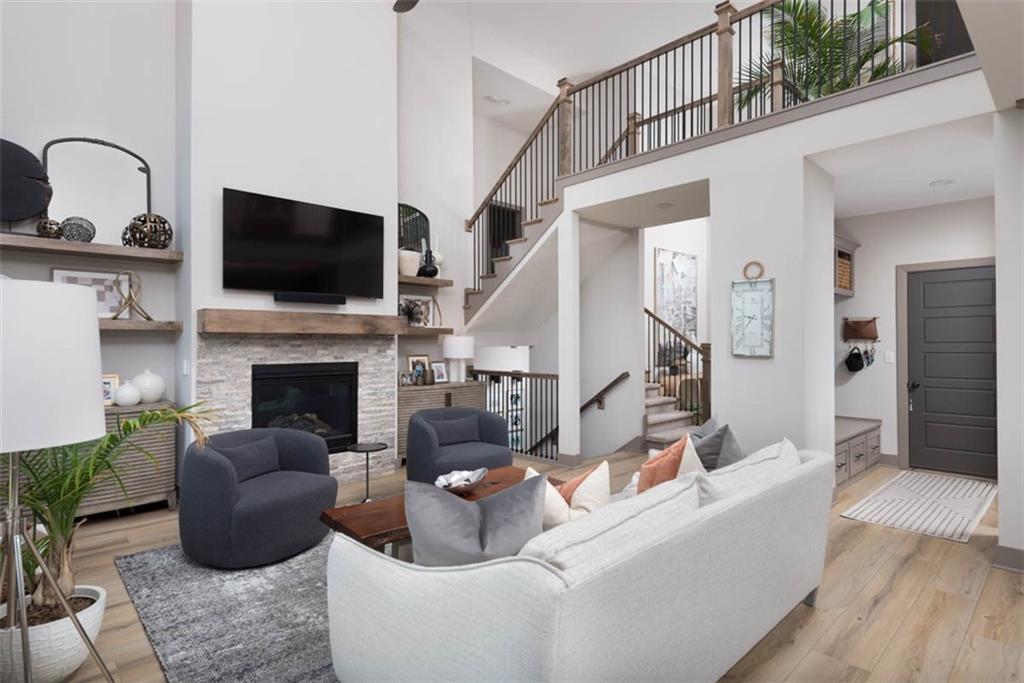 1101 SW Brookside Court