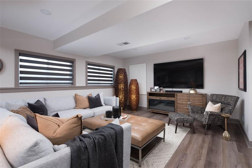 1101 SW Brookside Court