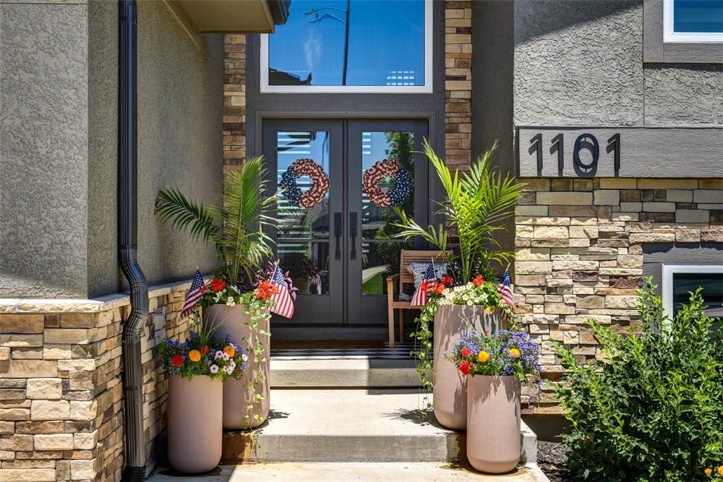 1101 SW Brookside Court