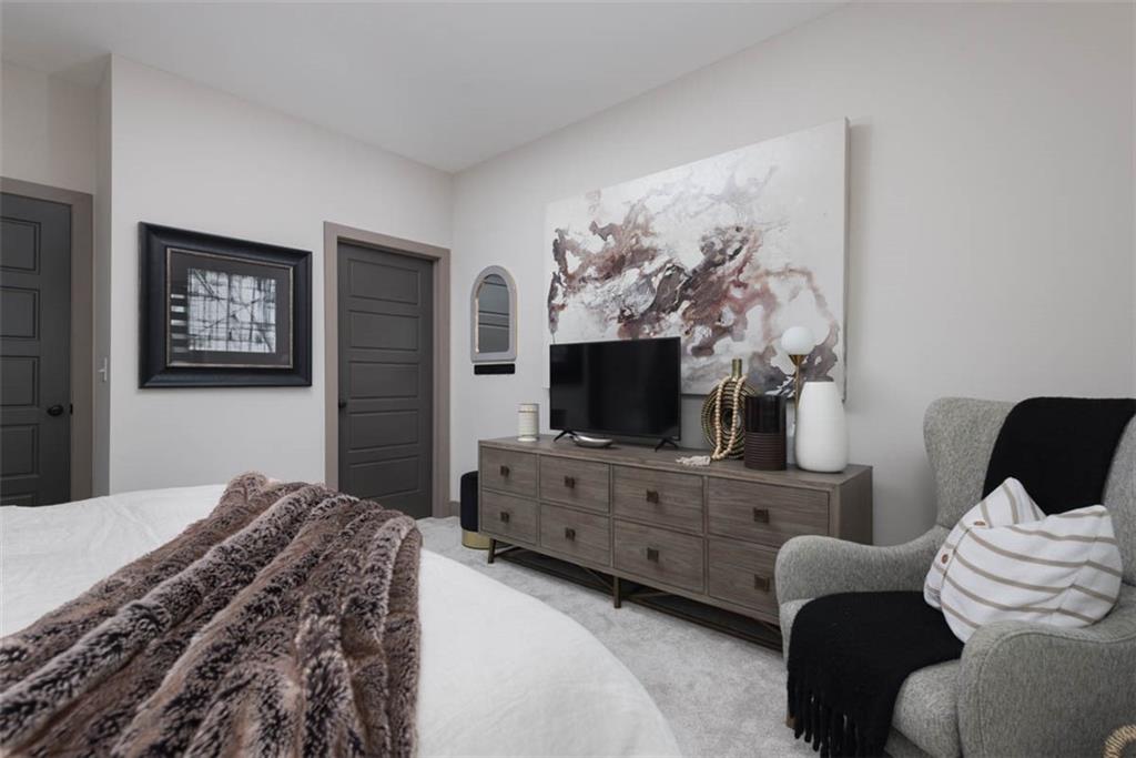 1101 SW Brookside Court