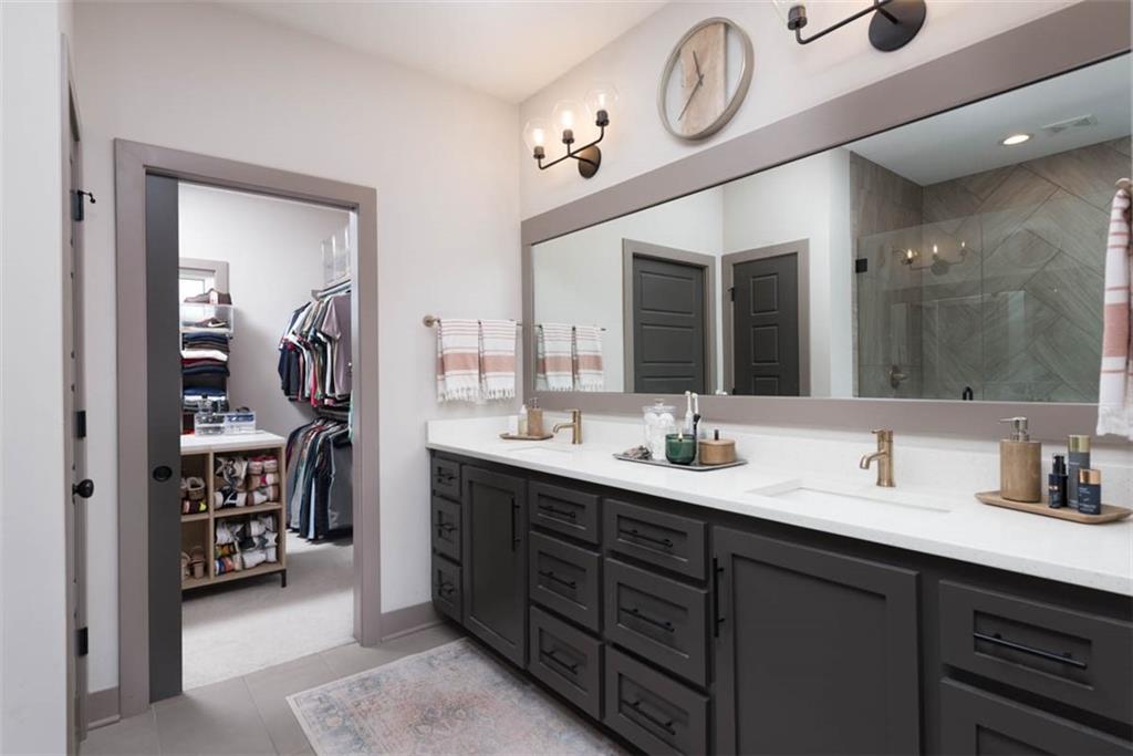 1101 SW Brookside Court