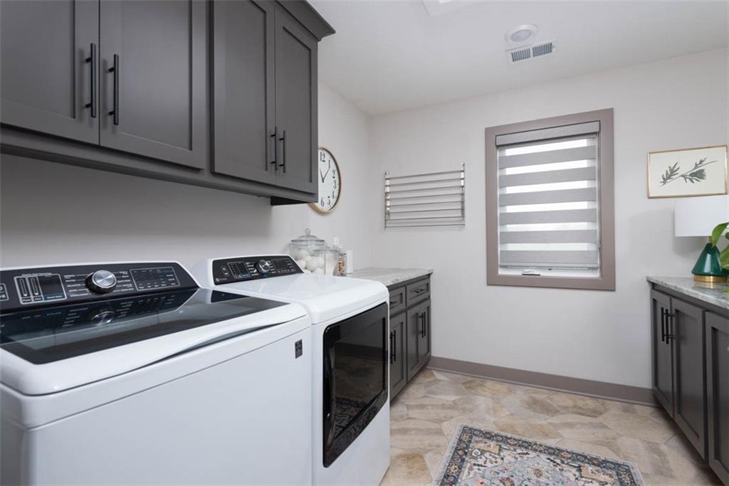 1101 SW Brookside Court