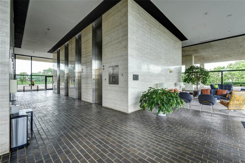 700 W 31st Street Unit: 407