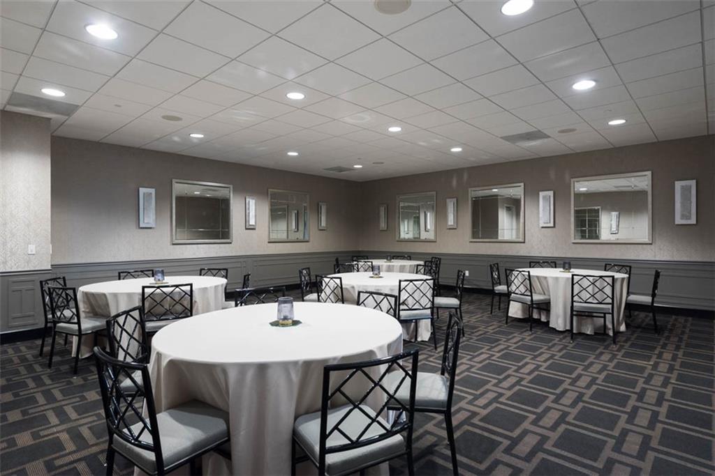 700 W 31st Street Unit: 407