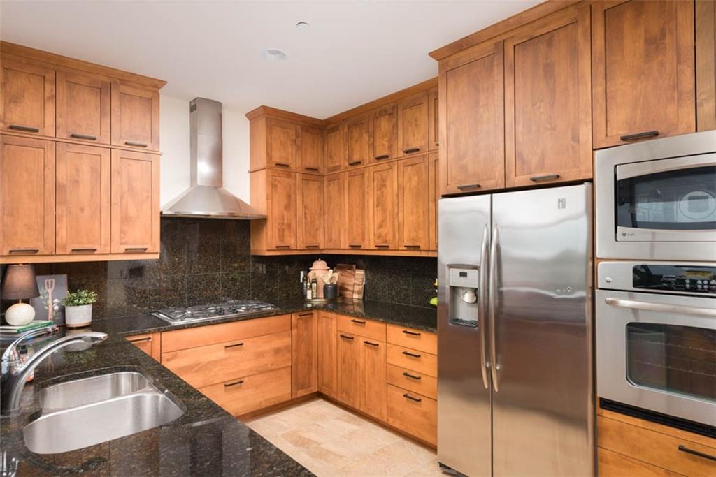 700 W 31st Street Unit: 407