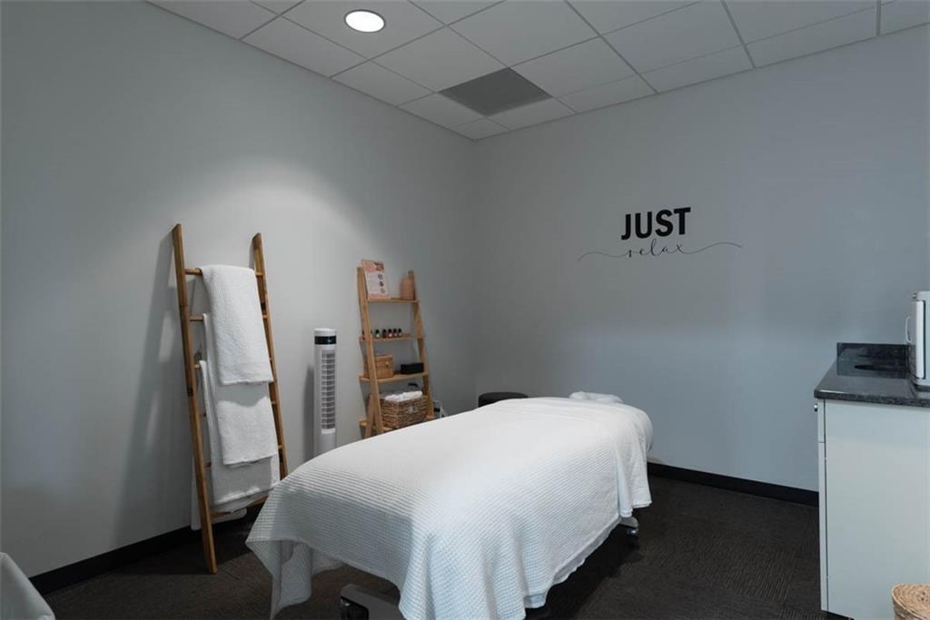 700 W 31st Street Unit: 407
