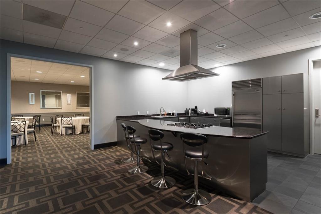 700 W 31st Street Unit: 407