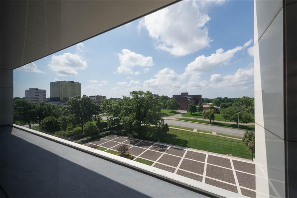 700 W 31st Street Unit: 407