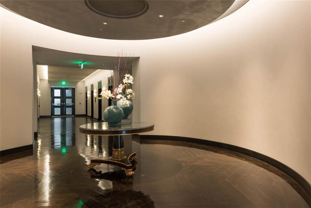 700 W 31st Street Unit: 407