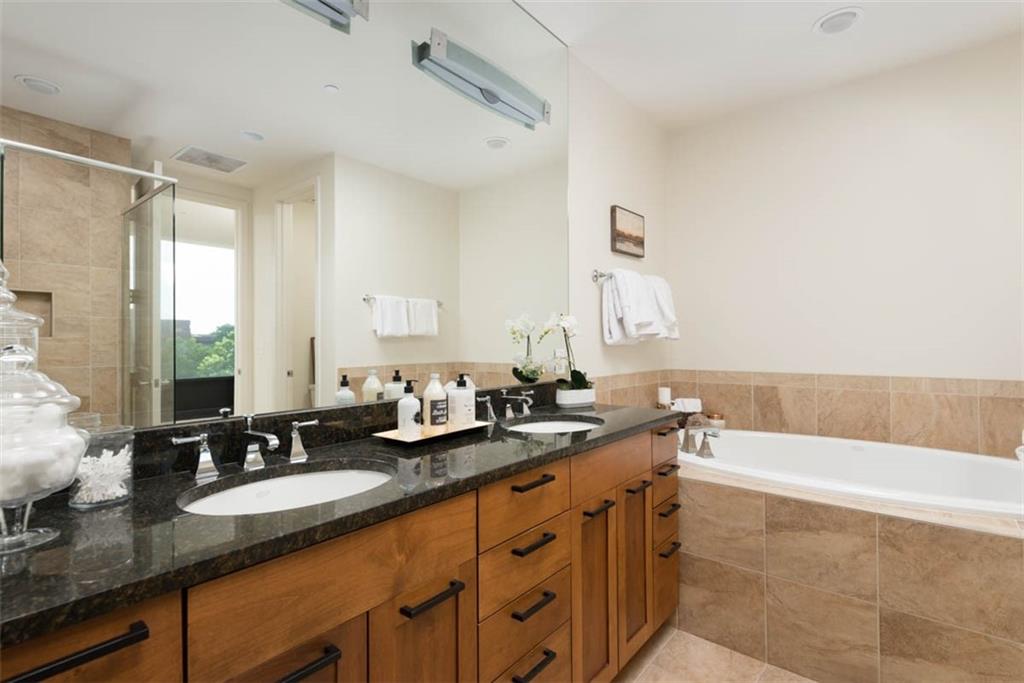 700 W 31st Street Unit: 407