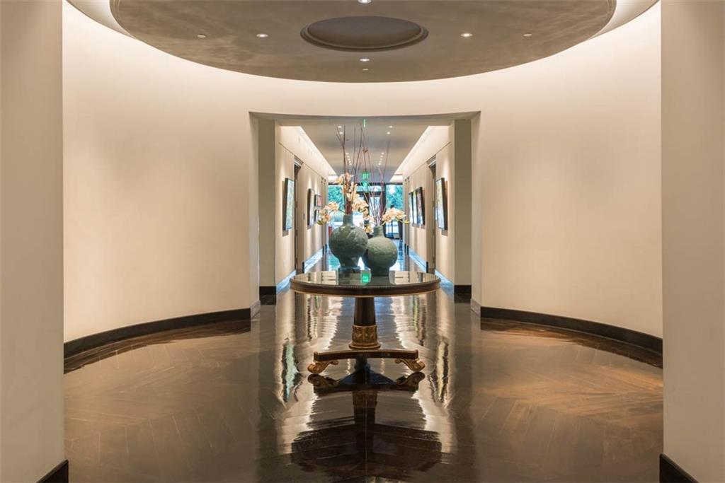 700 W 31st Street Unit: 407