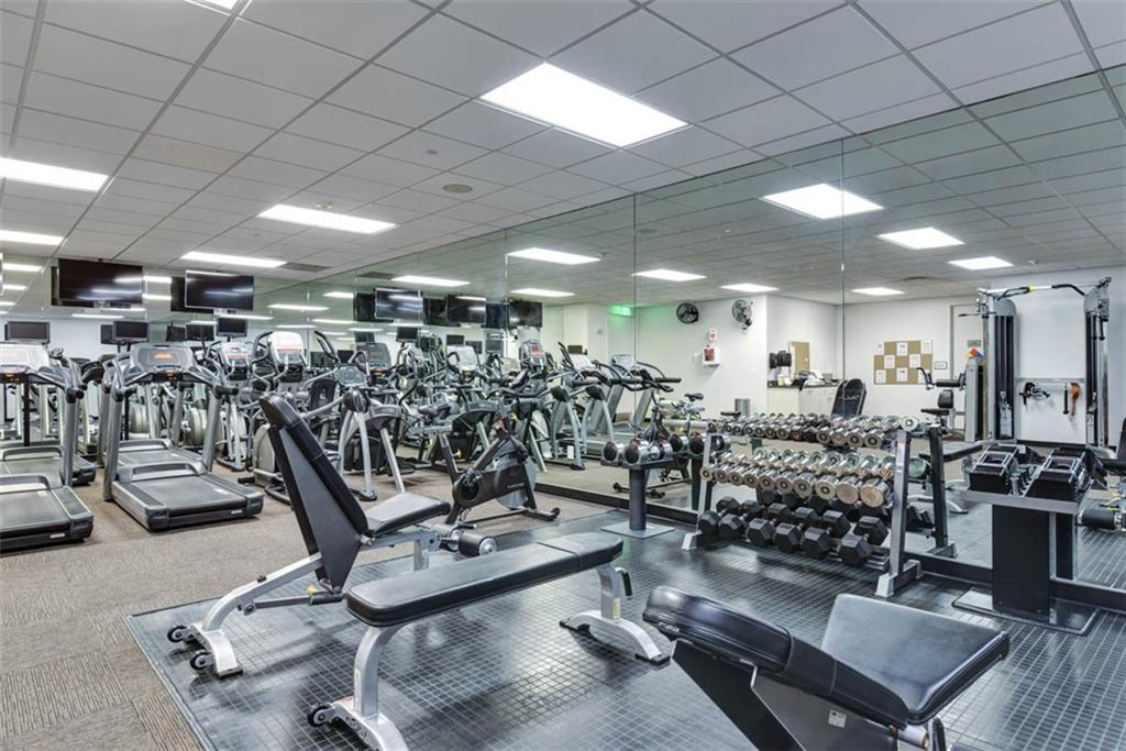 700 W 31st Street Unit: 407