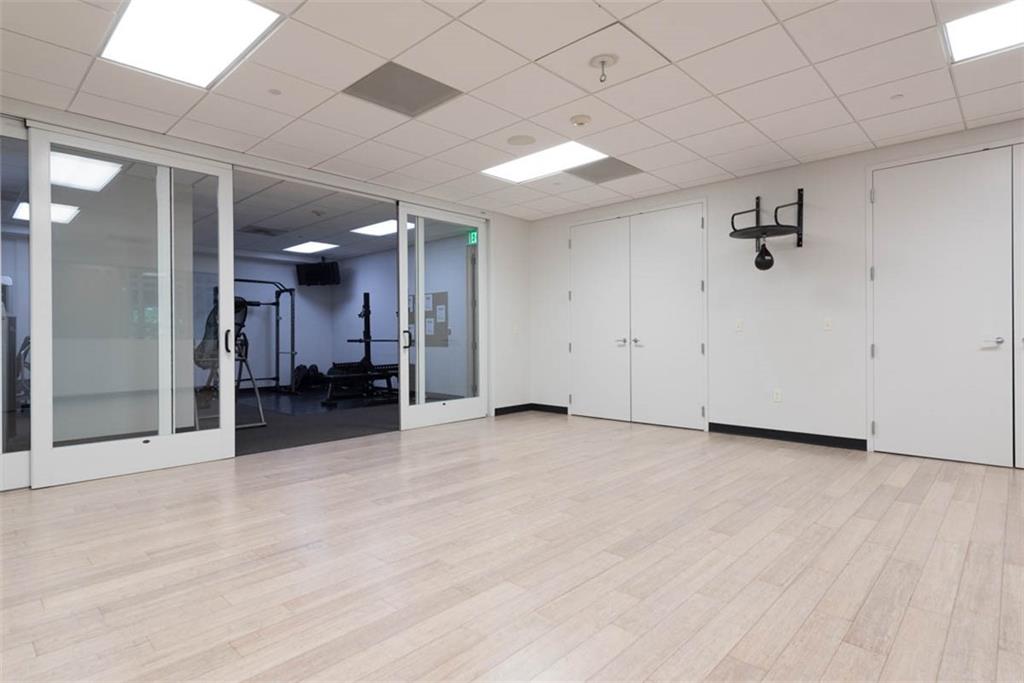 700 W 31st Street Unit: 407